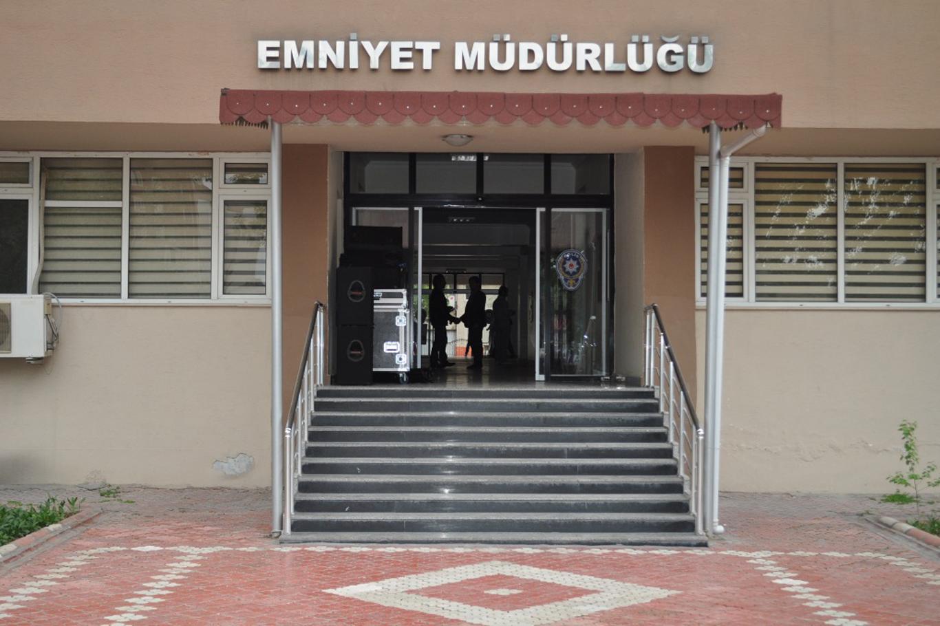 Batman’da Vali Yardımcısı ve 7 subay açığa alındı Batman’da Vali Yardımcısı ve 7 subay açığa alındı